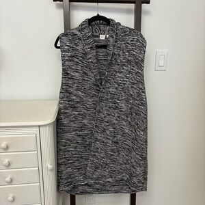 GAP Black and White Knit vest cardigan. Size XL 100% cotton. EUC
